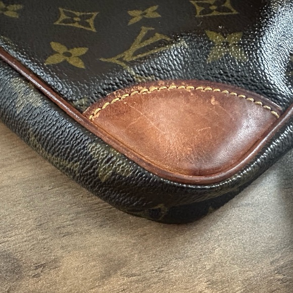 Louis Vuitton Vintage Monogram Trousse 23 Toiletry Bag - Picture 4 of 8